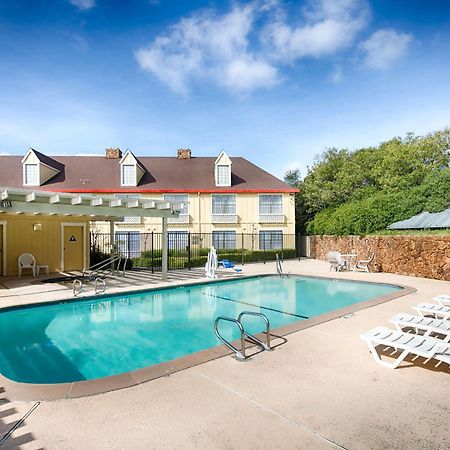 Red Lion Inn & Suites Auburn Eksteriør bilde