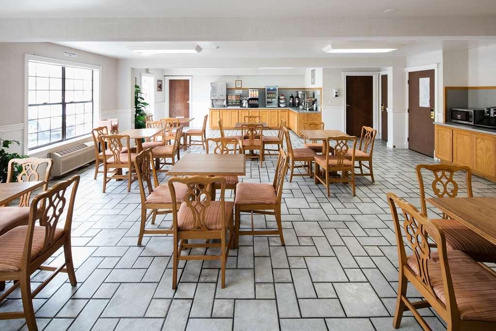 Red Lion Inn & Suites Auburn Restaurant bilde