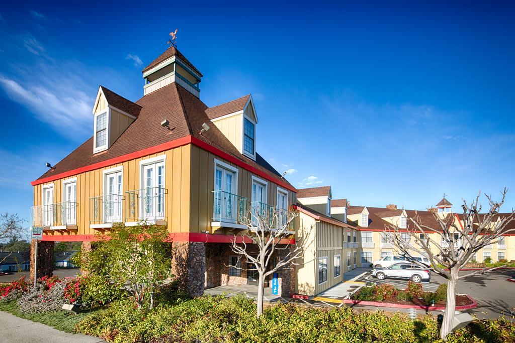 Red Lion Inn & Suites Auburn Eksteriør bilde