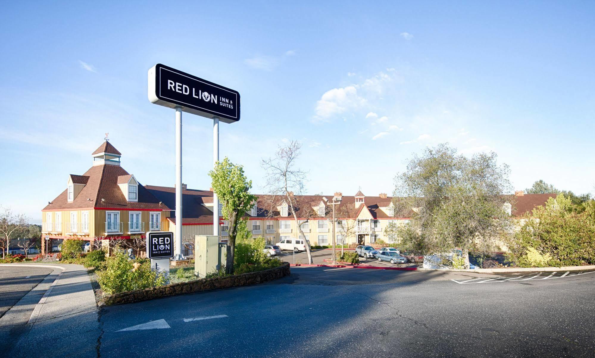 Red Lion Inn & Suites Auburn Eksteriør bilde