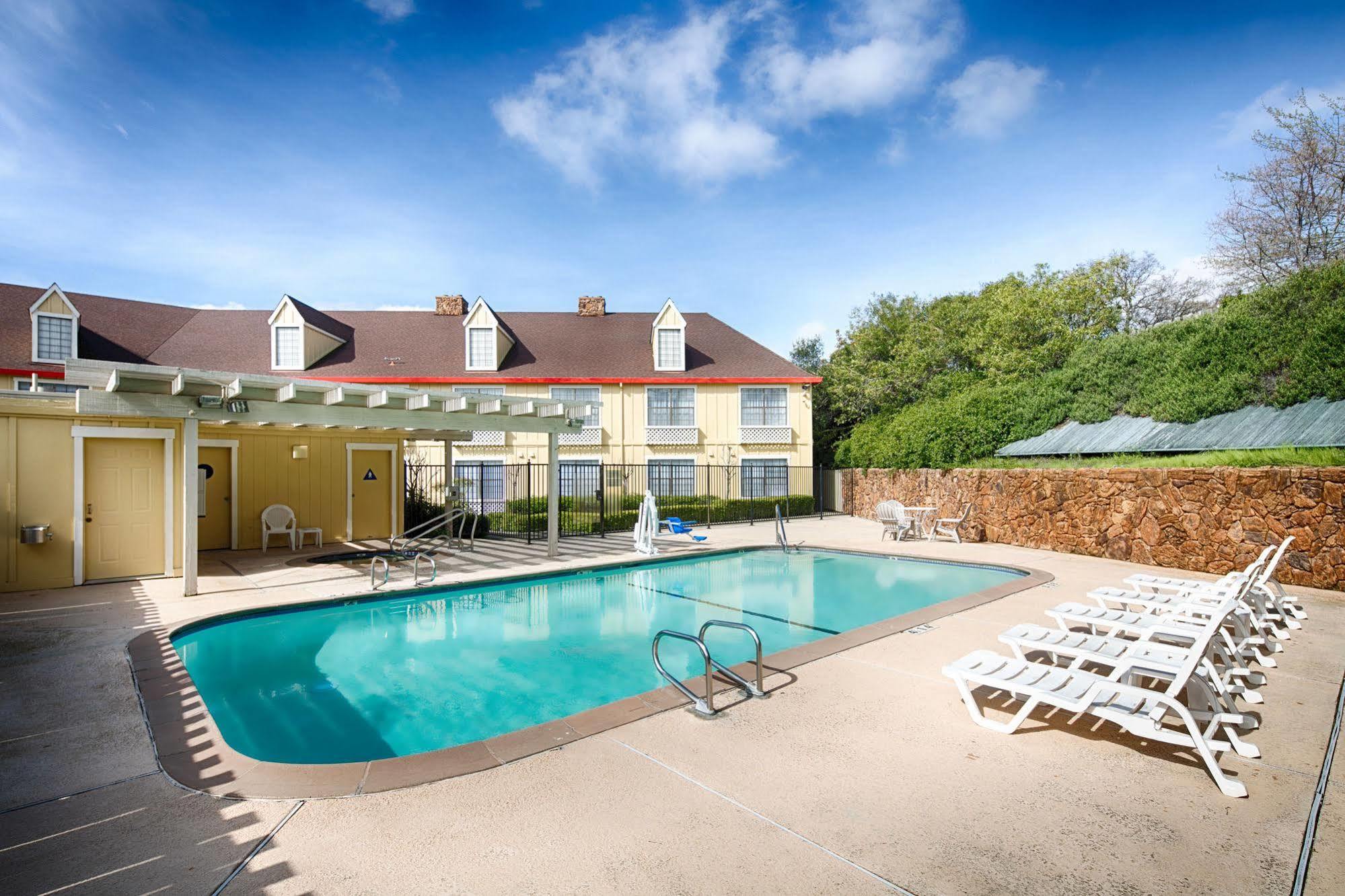 Red Lion Inn & Suites Auburn Eksteriør bilde